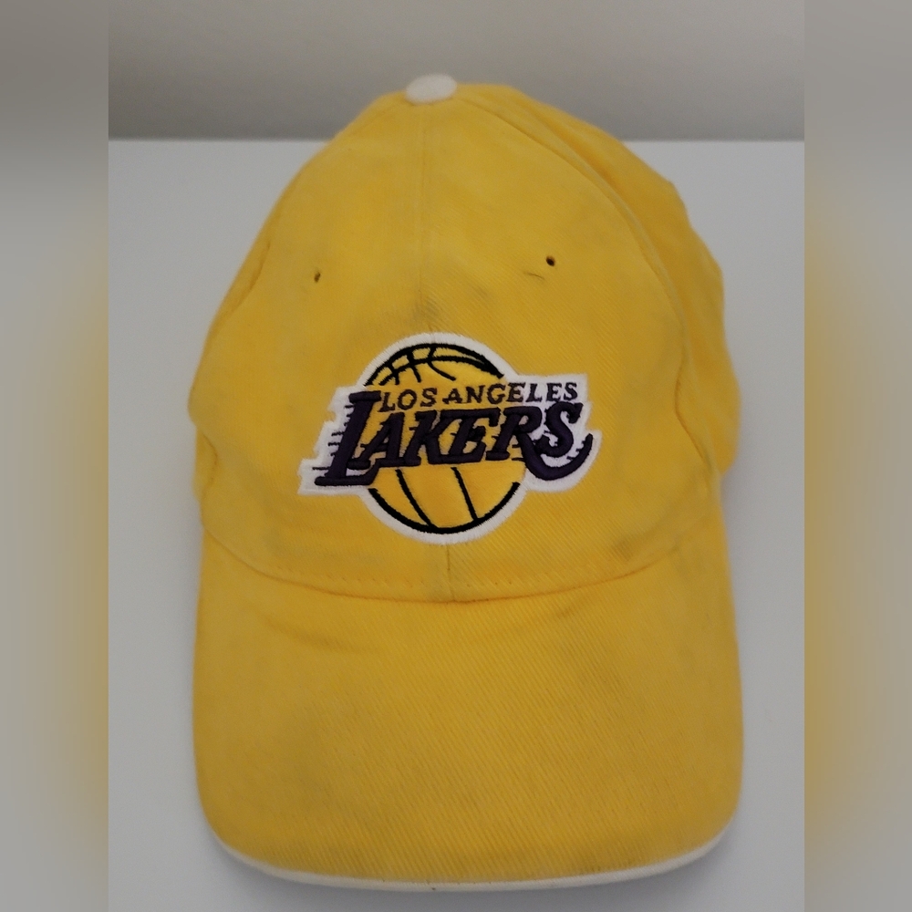 Los Angeles Lakers Vintage Yellow Cap Drew Pearson Marketing Signature Series